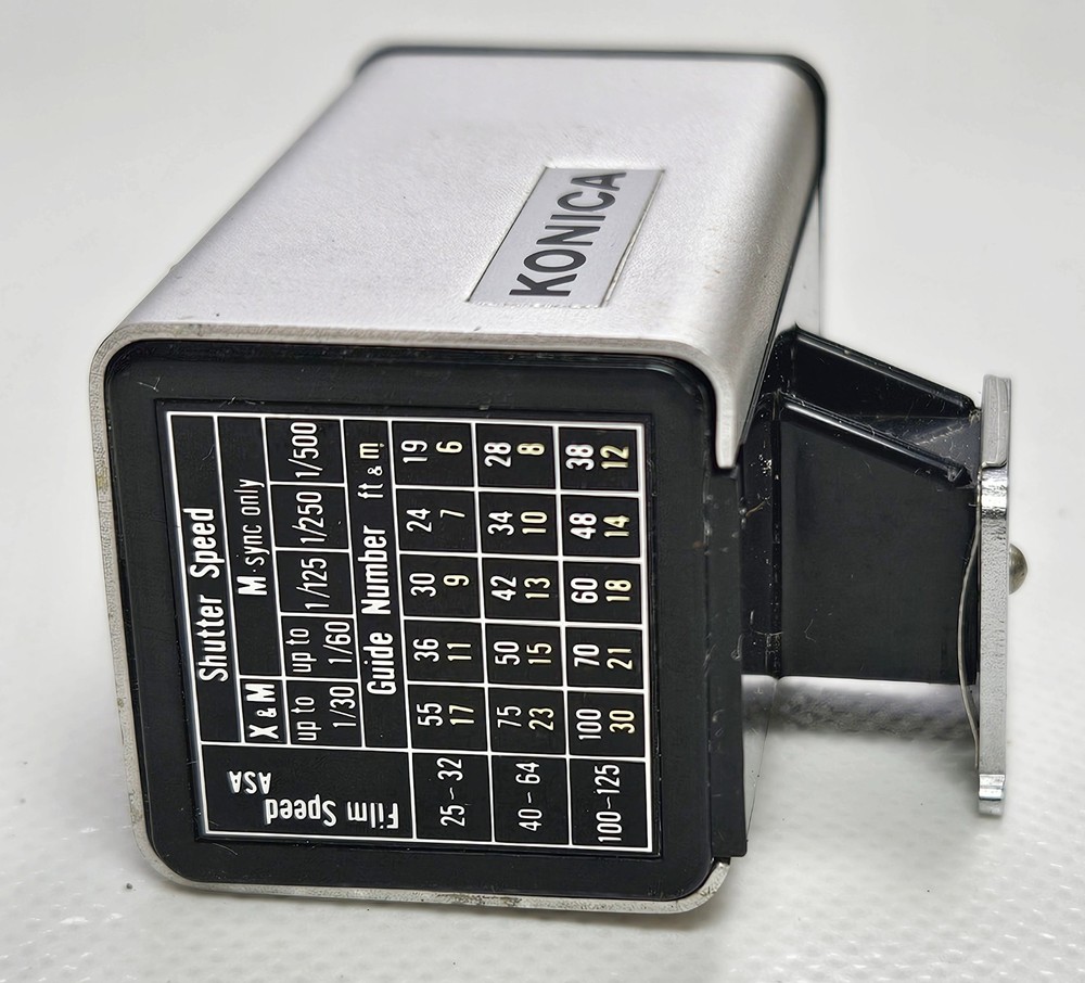 Konica Flash Cube Adapter for Vintage 35mm Cameras with Case