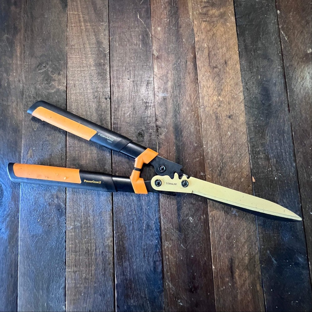 Fiskars HS551 PowerGear2 Hedge Shears