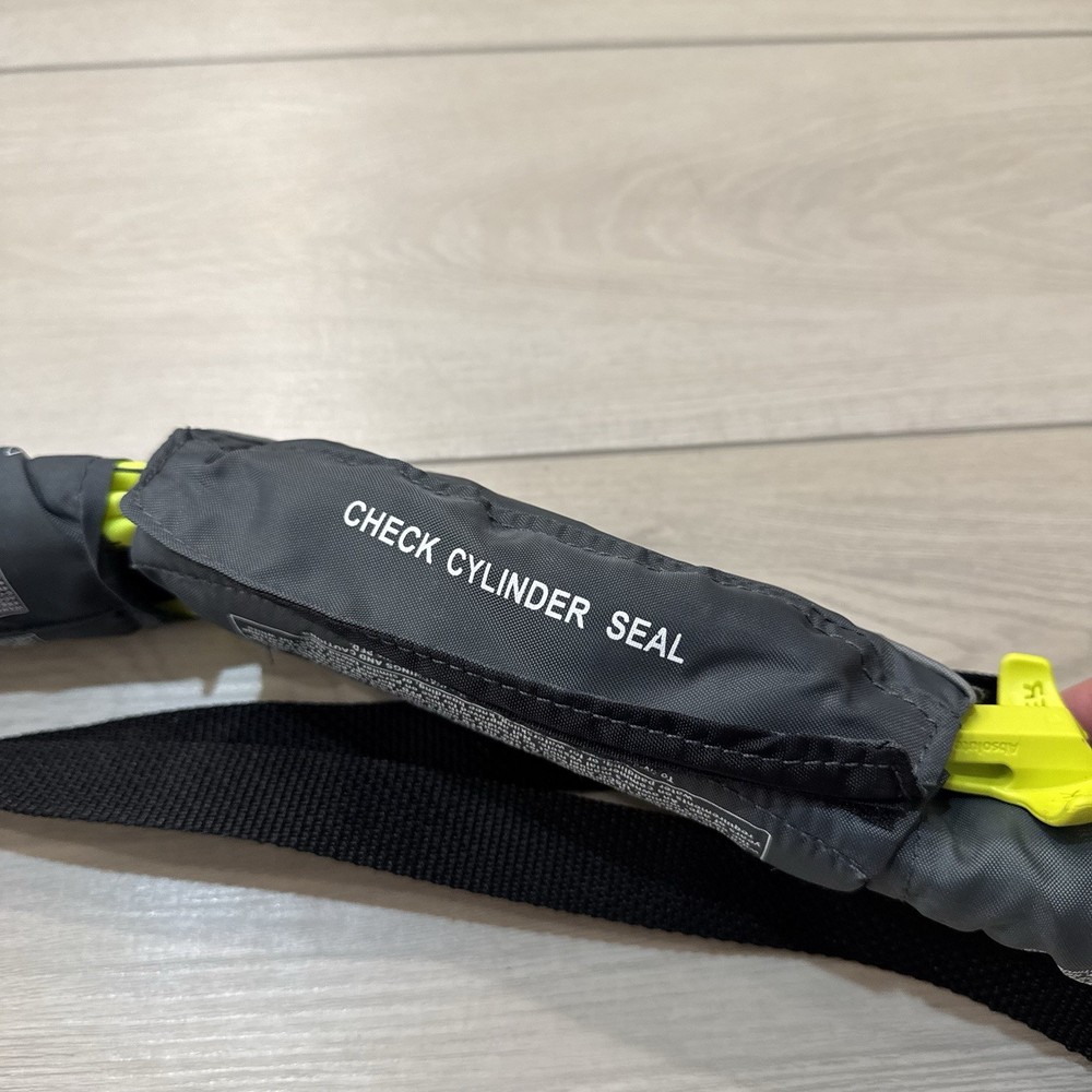 Onyx M-16 Manual Belt Pack PFD Gray