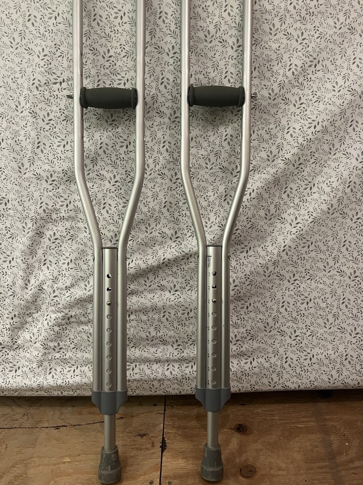 Height Adjustable Aluminum Crutches – Lightweight with Non-Skid Rubber Tips