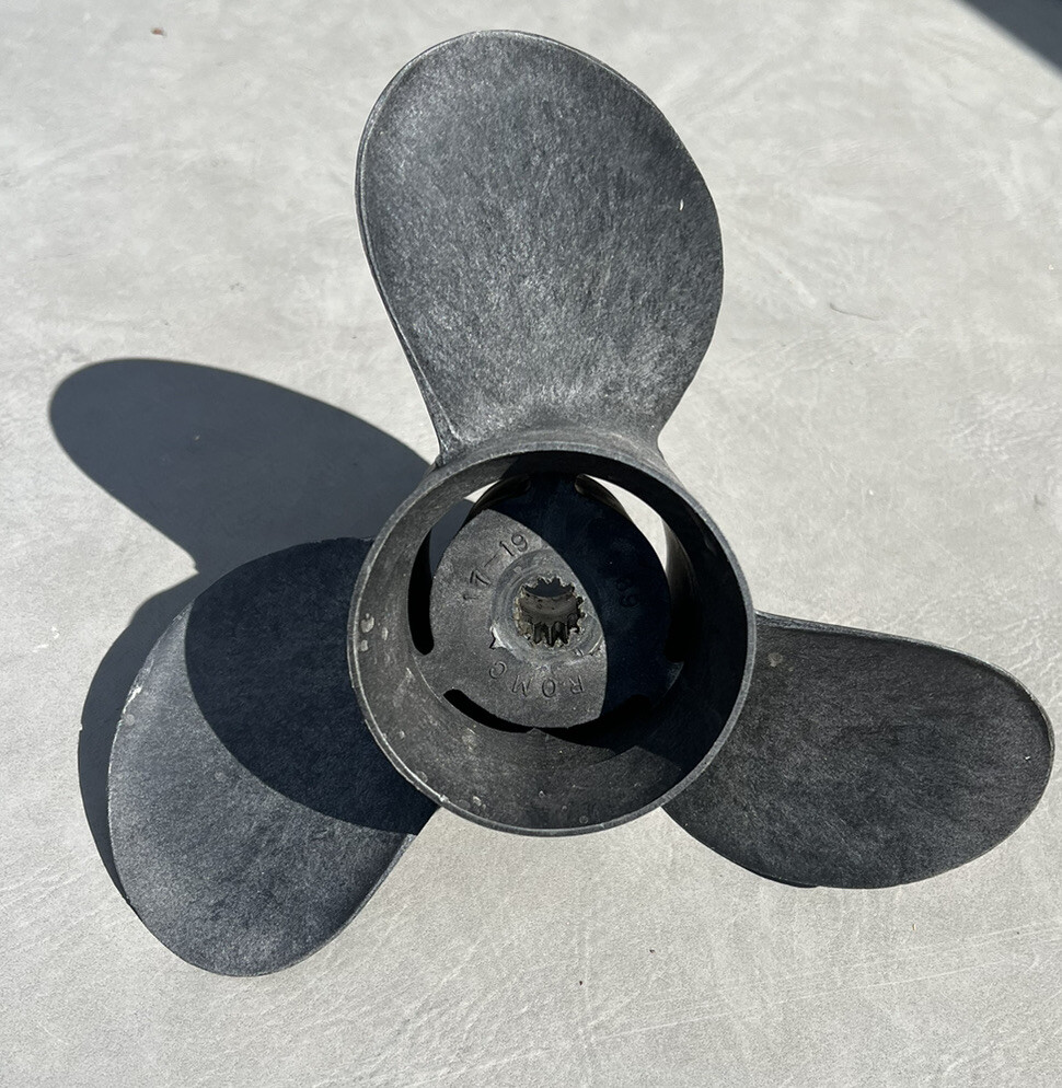 Used OMC Composite 3 blade propeller 17 x19 Right  hand rotation
