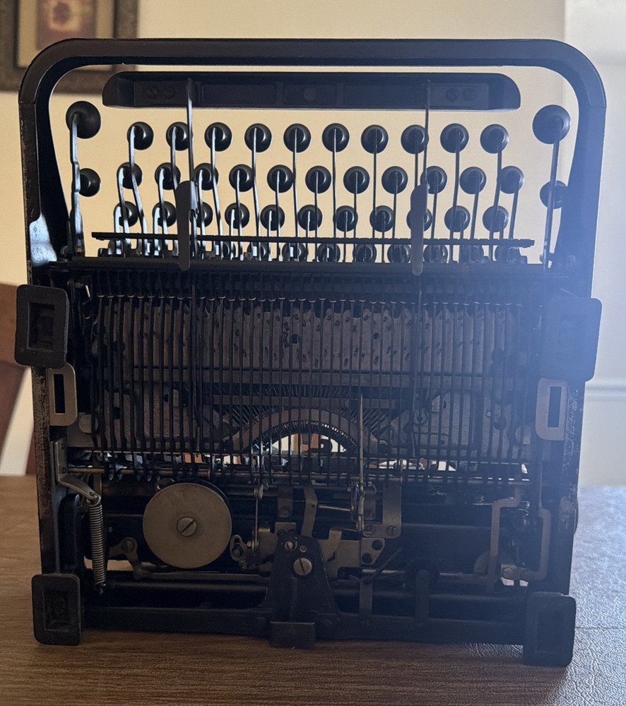 Remington Noiseless Typewriter Model 7 with Case