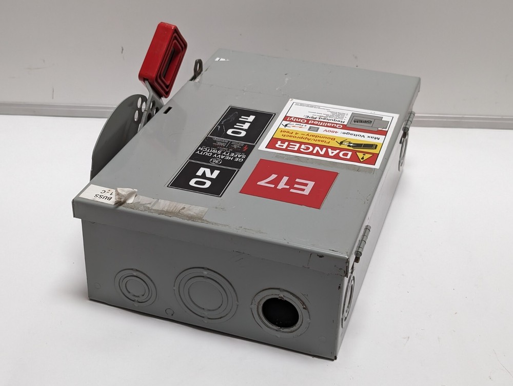 GENERAL ELECTRIC TH3361 Model 10 Safety Switch (USED).