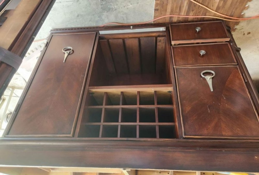 Liquor Bar
