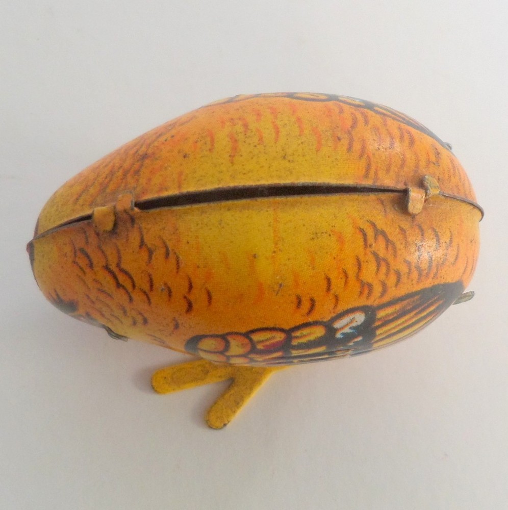 WORKING TINPLATE CLOCKWORK CHICK TOY NO KEY