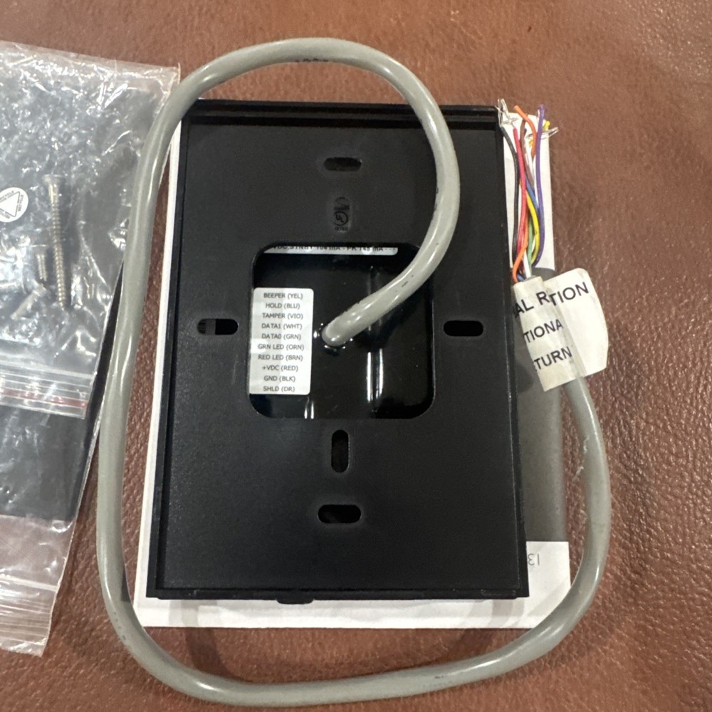 HID MultiClass RPK40 Keypad Wall Switch Reader 6136CKN000000