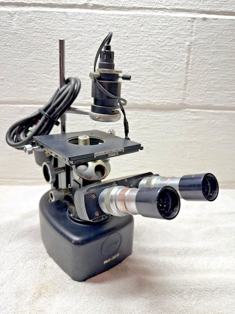 UNITRON MEC-3519 MICROSCOPE UNKNOWN IF WORKING. NICE CLEAN CONDITION!!