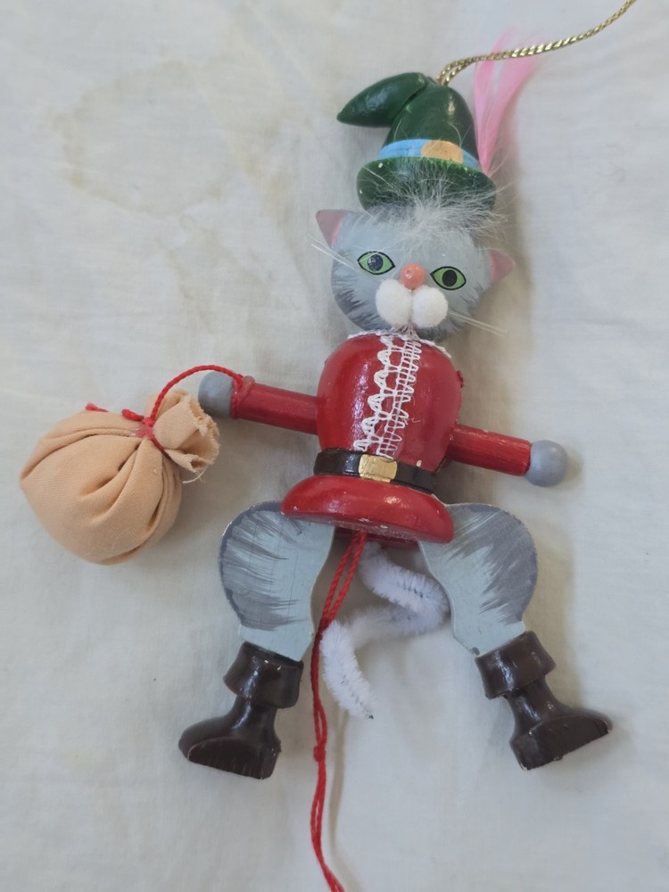 Vintage Puss in Boots Wooden Pull String Toy