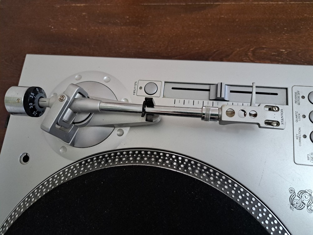 Stanton Str8 80 Turntable