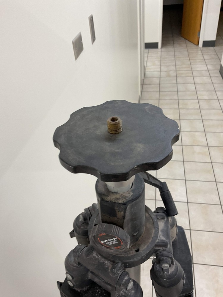 CST BERGER ELEVATOR COLUMN TRIPOD - PREOWNED