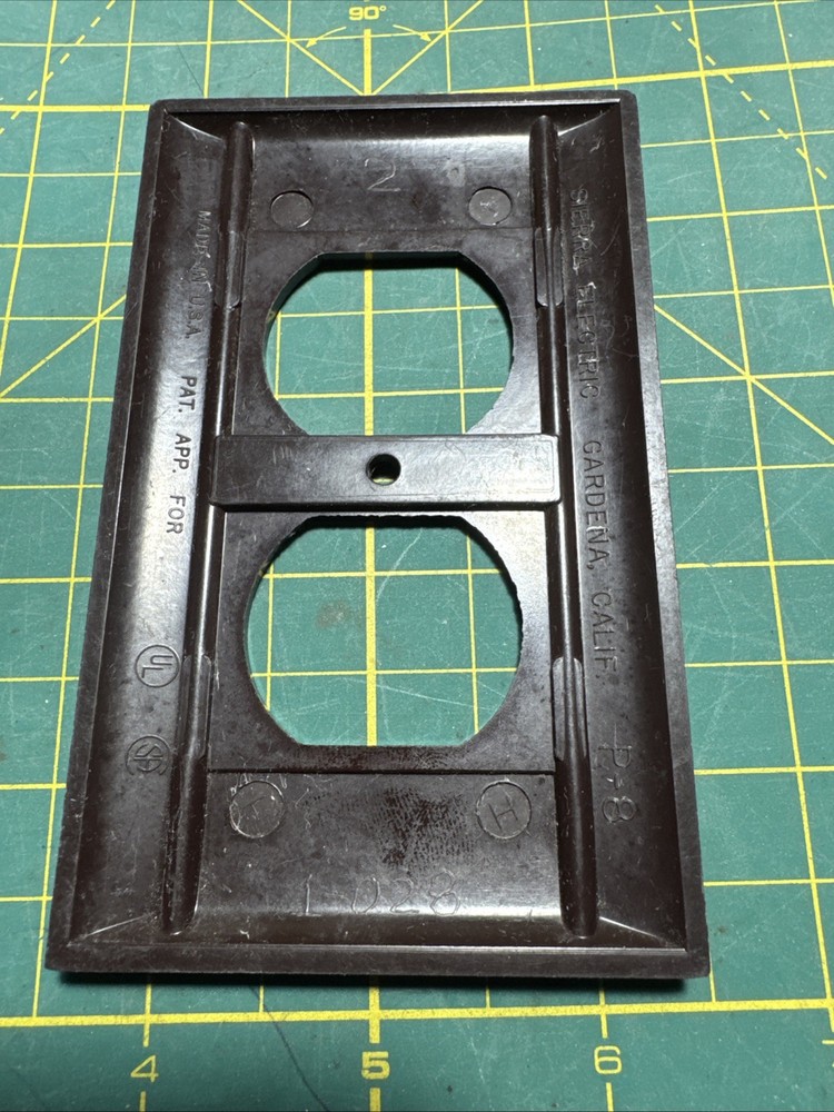 Vintage Brown Bakelite Smoothie Wall Plate Lot- Duplex- Light Switch- Combo