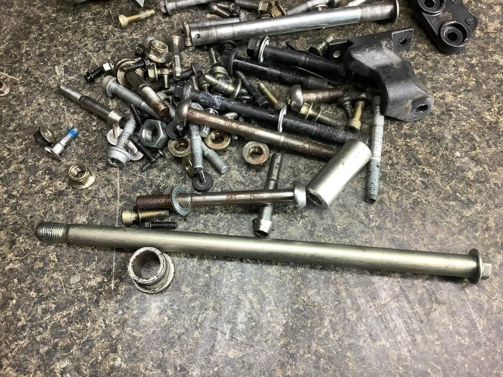 07 Triumph Tiger 1050 Misc , Hardware Bolt 3I