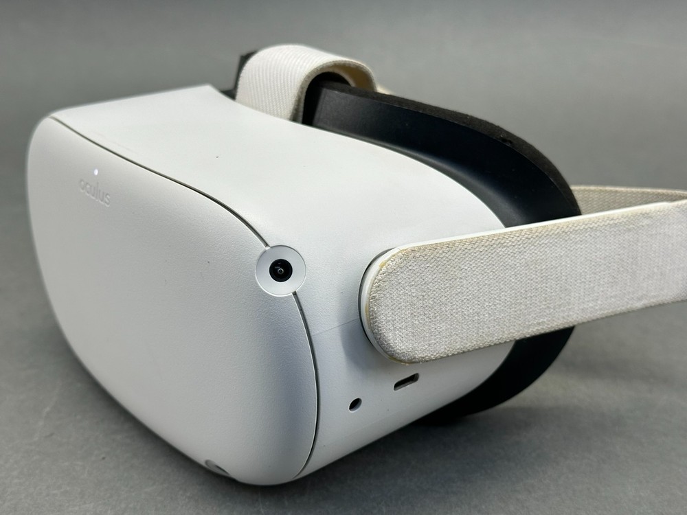 Oculus Quest 2 128GB VR HEADSET + Controllers