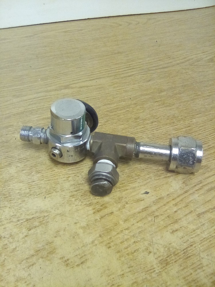 Oxygen Regulator HMG-DSN 3000 PSIG