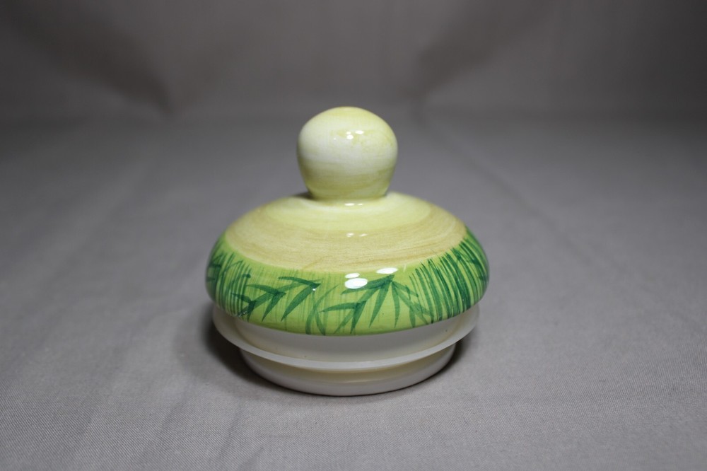 1 Canister LID In A Palm Tree Pattern