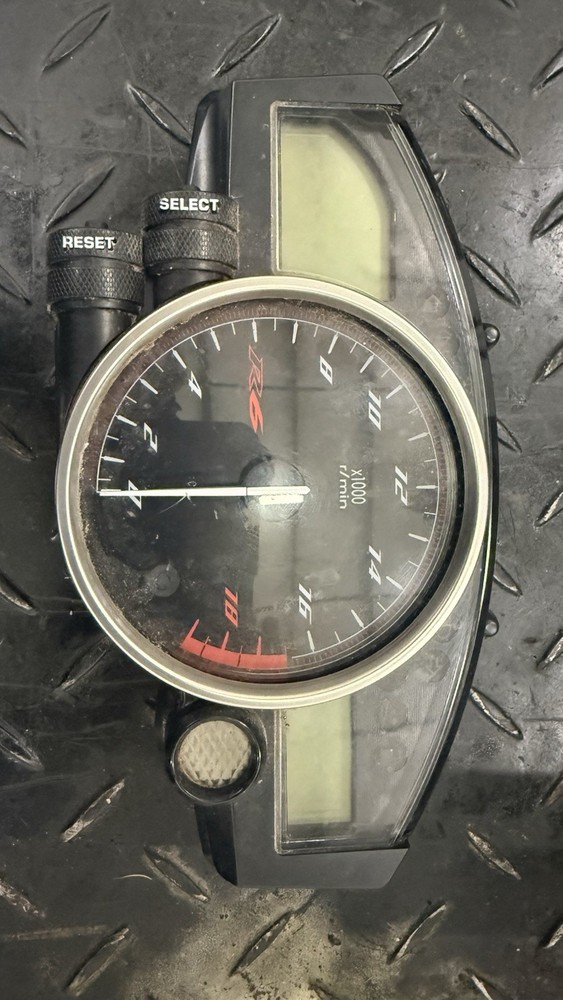 08-16 Yamaha R6 Cluster Speedometer