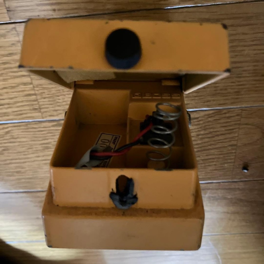 BOSS DF-2 Feedbacker & Distortion Guitar Effects Pedal Feedback Effect