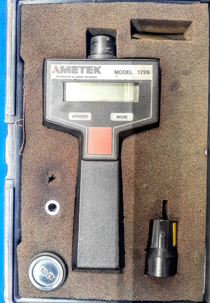AMETECH DIGITAL TACHOMETER W/ CASE & ACCESSORIES 95-121 1726