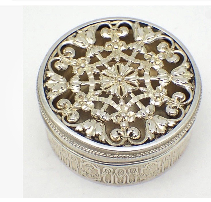 Vintage Tiffany&co Sterling Silver Pillbox. Box
