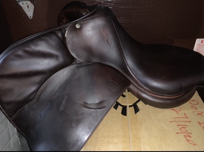 DEVOUCOUX OLDARA CLOSE CONTACT JUMPING SADDLE 17.5
