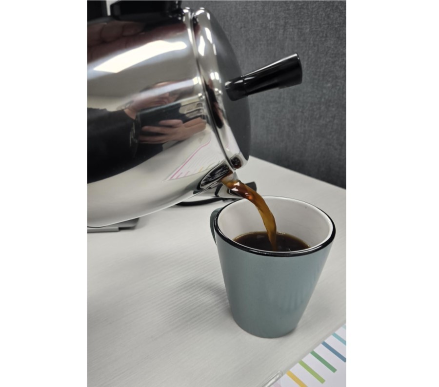 NEW - 4 Cup Electric Coffee Percolator, Automatic Keep Warm, No-Drip Spout