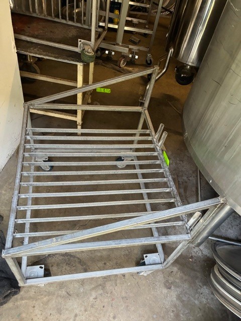 SCREEN RACK WILL HOLD 30" AND 48" SCREENS