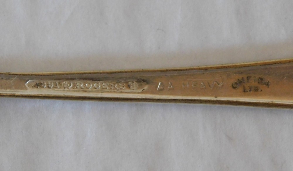 Teaspoon - CHEVRON - 1881 Rogers - Oneida LTD #P200