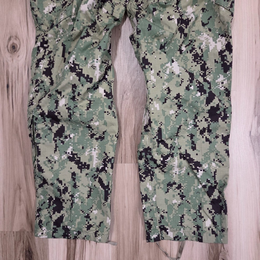 US Navy Nwu Type III Green Digital Trousers Size Medium Regular