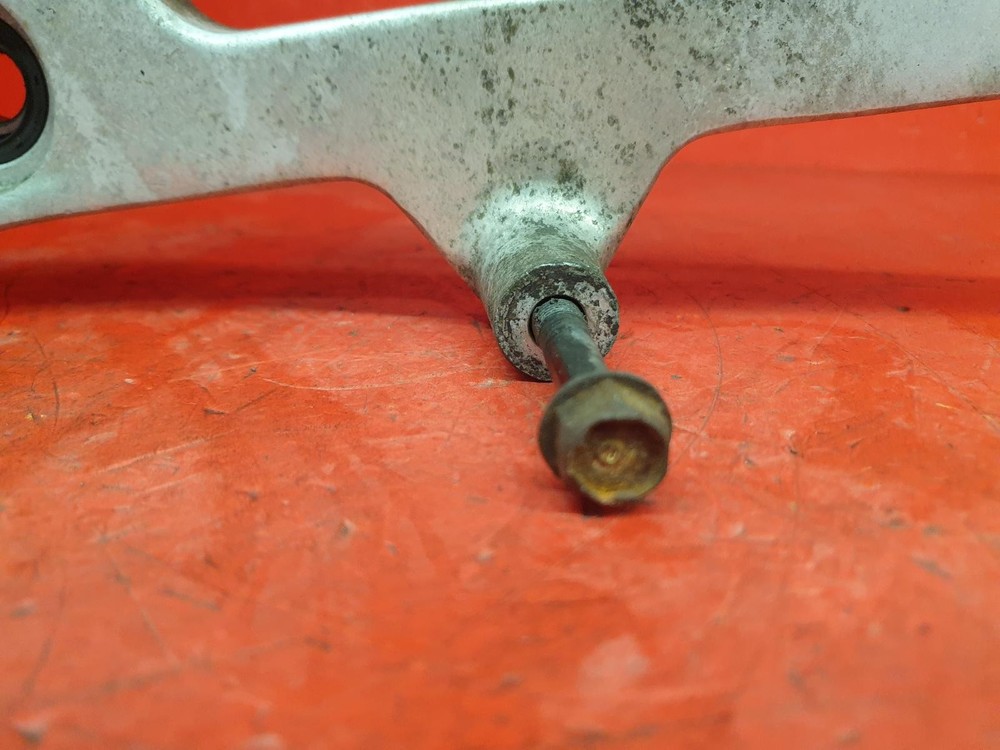 2013 HONDA WW PCX 125 EXHAUST BRACKET