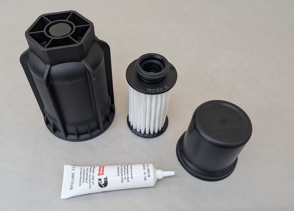 Fleetguard UF106 Urea Filter Cartridge Kit