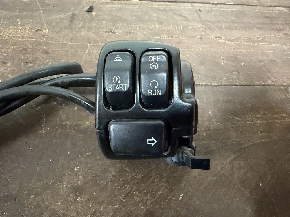 2011 Harley Davidson Softail Heritage Shrine Deluxe STD Right Control Switch