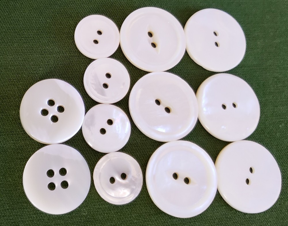 Handy Lot Set of Buttons