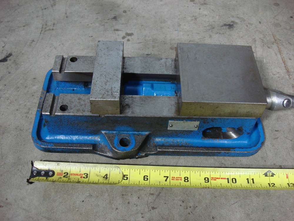 Kurt D40 4″ Machine Vise 6.5" Opening with Handle 011690