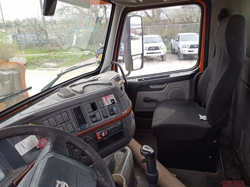 Volvo VN Frame Step 5"X36" (10957461