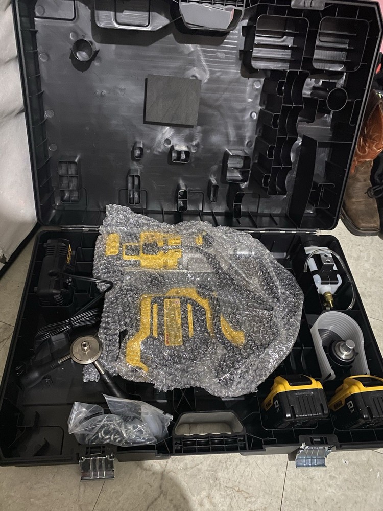 DEWALT MAGNETIC DRILL PRESS