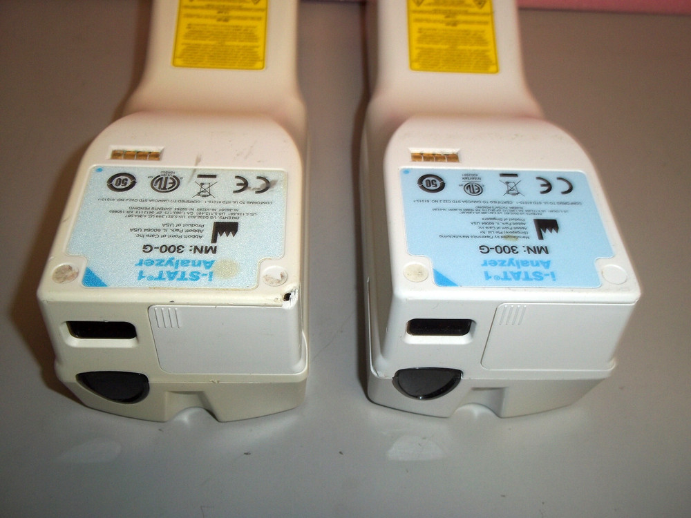 (2) 2x Abbott i-STAT 1 300-G Wireless Hematology Handheld Analyzer Update Needed