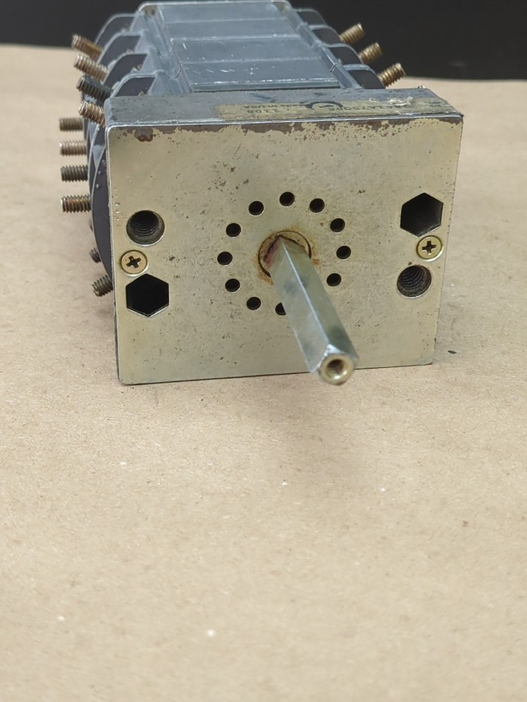 Used Electroswitch 3561A75G06 Rotary Switch Type W2 Switch Style 600V 8A