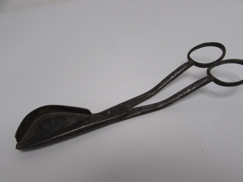 (ref1CX) Antique Wick Cutters