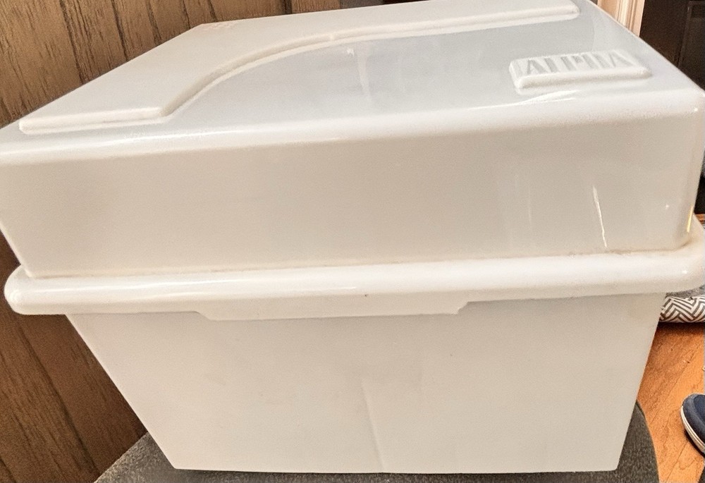 Alpha 3.5" Floppy Disk/Diskette/Zip Drive, Storage Box, White, Plastic, Preowned