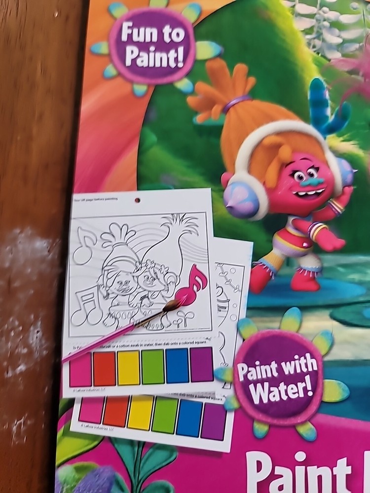 TROLLS FUN TO PAINT 12 PAGE MAGIC PAINT PAD ST5