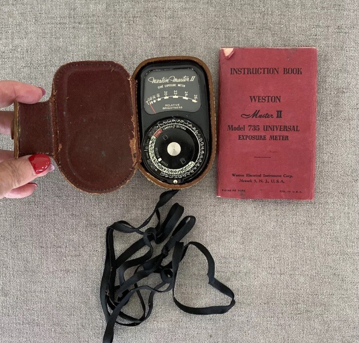 WESTON MASTER II Model 735 UNIVERSAL EXPOSURE LIGHT METER W/ CASE & Book