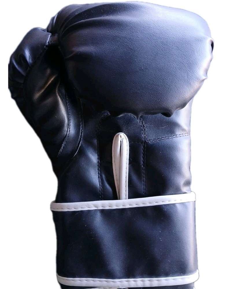 Everlast Boxing Training Gloves – Lightly Used, Small/medium Excellent Condition