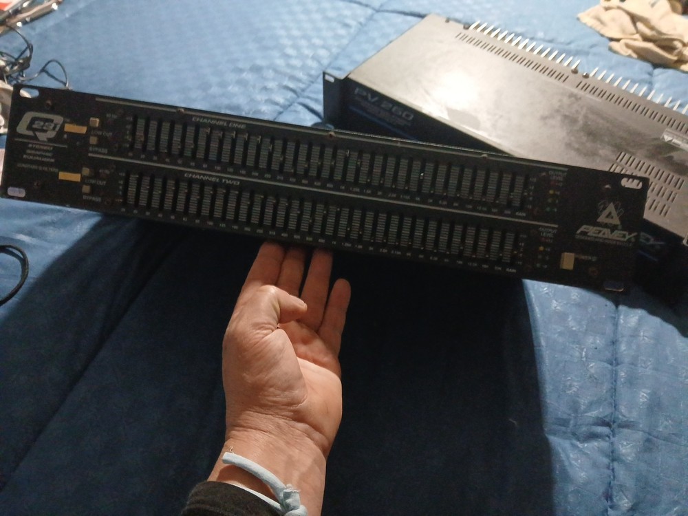 Pevey Q231 Stereo Graphic Equalizer