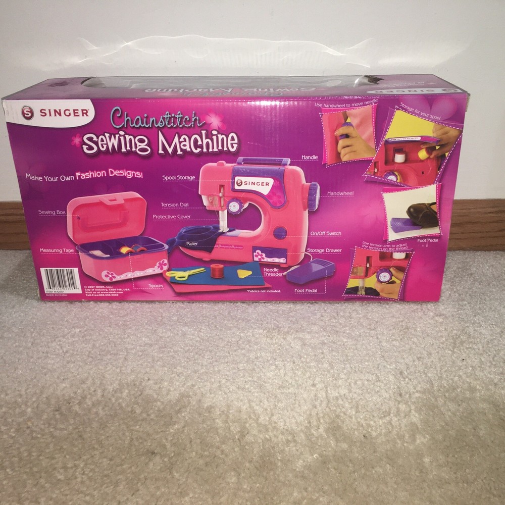 Singer Chainstitch Sewing Machine 2007 Ages 6+ NEW