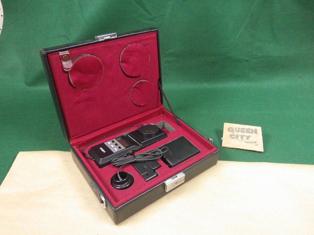 Minolta CL-100 Chroma Meter with case, accessories Works