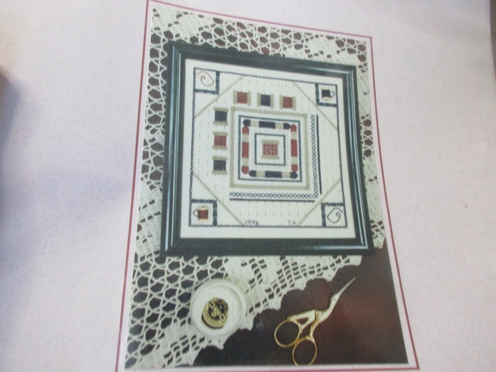 QUILTSIE #2 Stitchers Attic Designs XS Square Pattern Unused