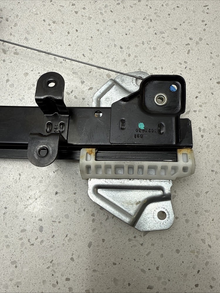 2015 Nissan Sentra Front Right Side Power Window Regulator with Motor