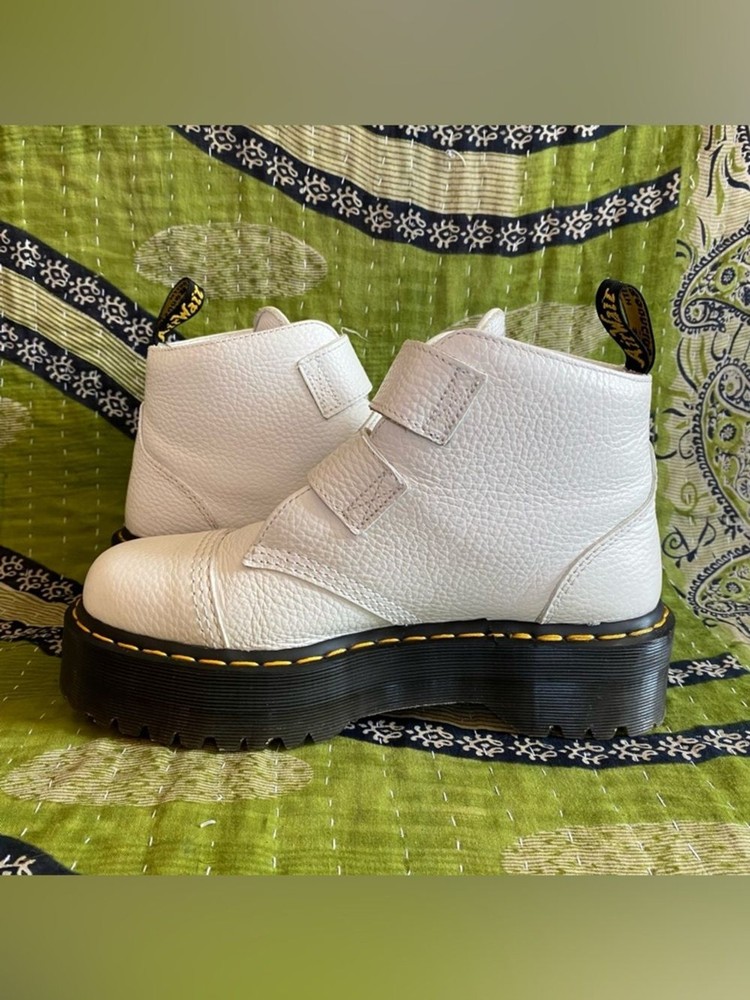 Dr. Martens White Devon Flower Buckle Leather Platform Boots Size UK 7/ US 9