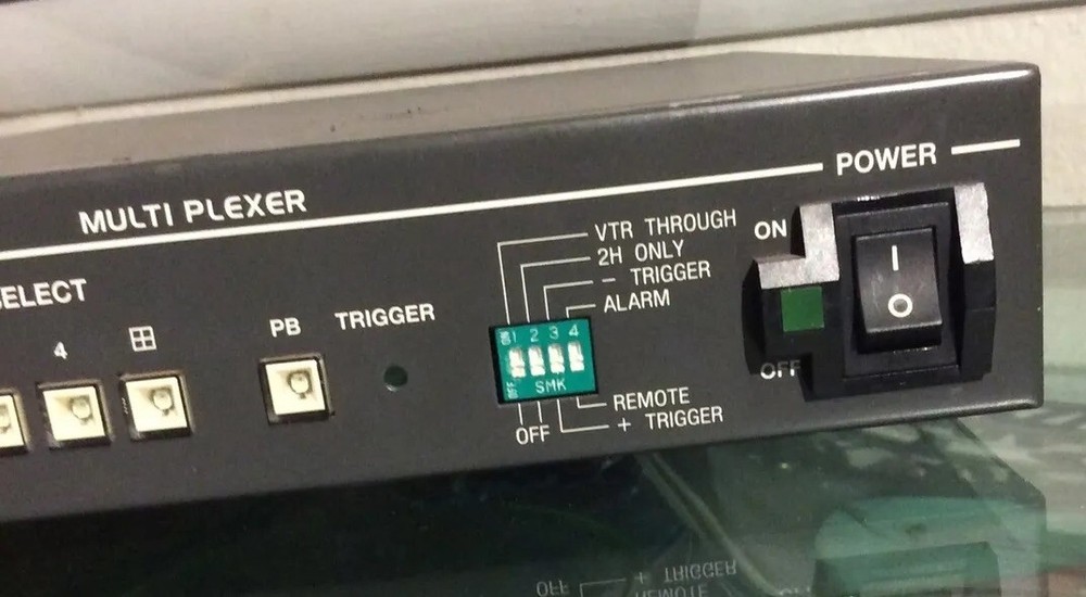 Multi Plexer Monitor Select CMX-400