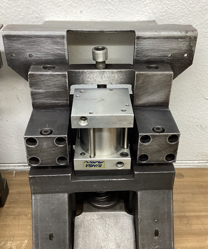 Fully Programmable HMXP CNC 4204 Word Clamp